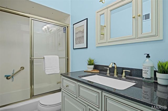 11546 Conway Road, St Louis, MO 63131