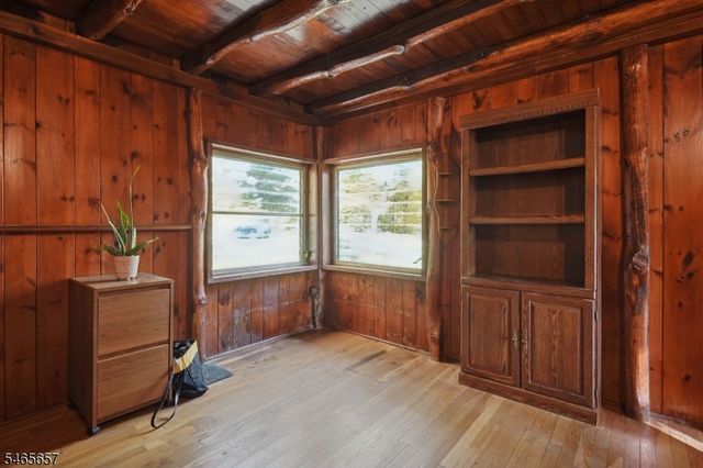 16 Glendale Rd, West Milford Twp., NJ 07421