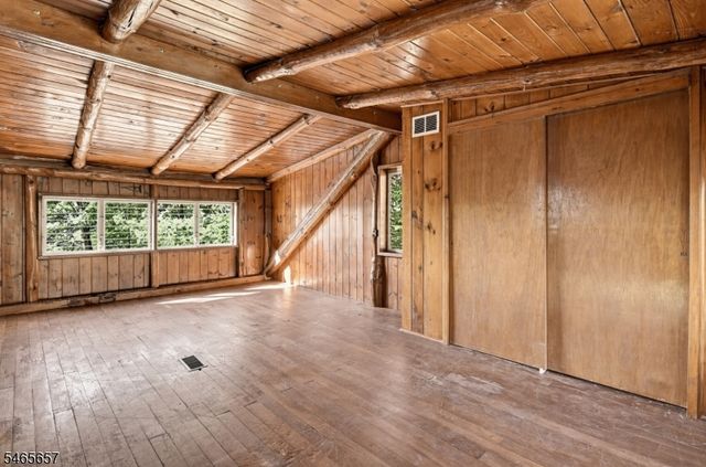 16 Glendale Rd, West Milford Twp., NJ 07421