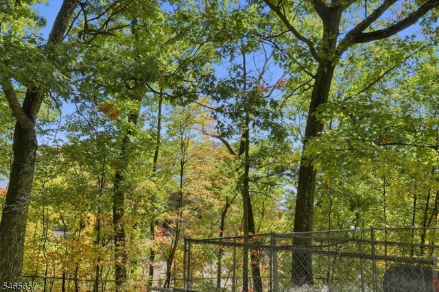16 Glendale Rd, West Milford Twp., NJ 07421