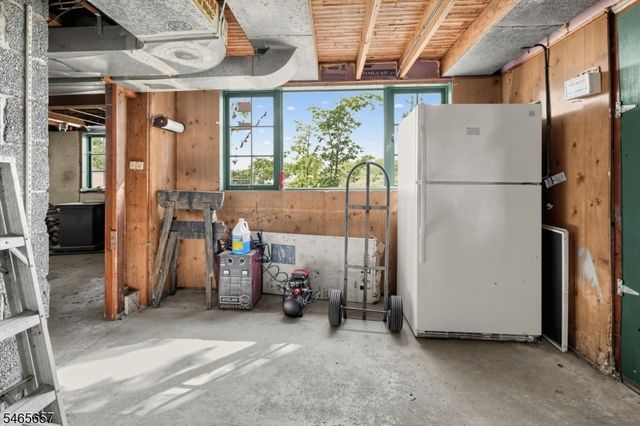 16 Glendale Rd, West Milford Twp., NJ 07421