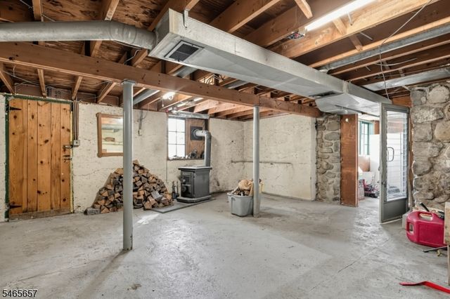 16 Glendale Rd, West Milford Twp., NJ 07421