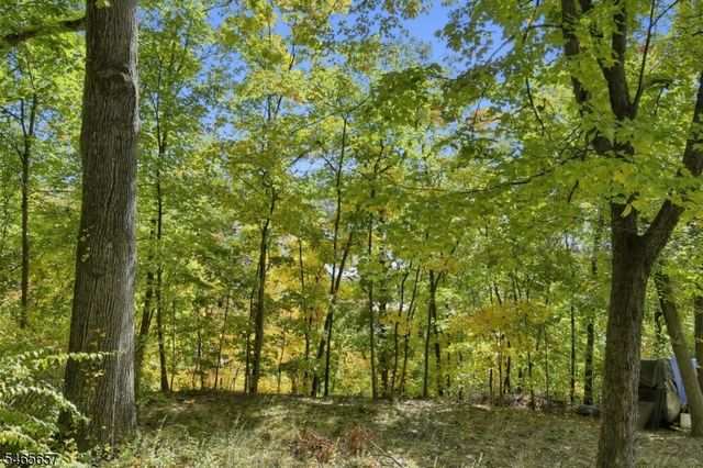 16 Glendale Rd, West Milford Twp., NJ 07421
