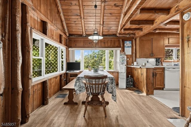 16 Glendale Rd, West Milford Twp., NJ 07421