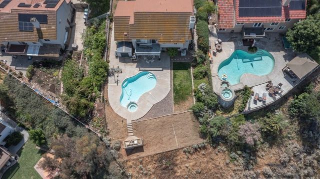 16668 Lake Knoll, Riverside, CA 92503