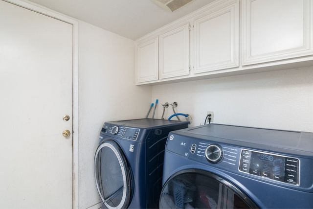 16668 Lake Knoll, Riverside, CA 92503