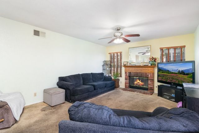 16668 Lake Knoll, Riverside, CA 92503