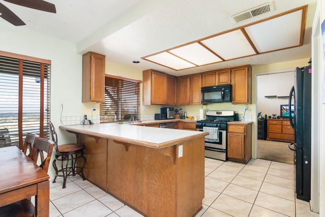 16668 Lake Knoll, Riverside, CA 92503