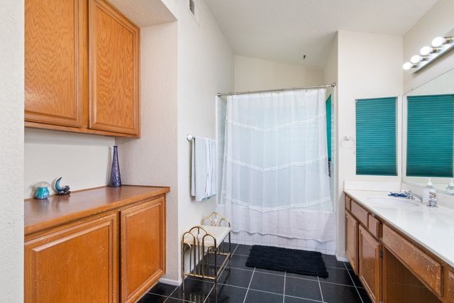 16668 Lake Knoll, Riverside, CA 92503