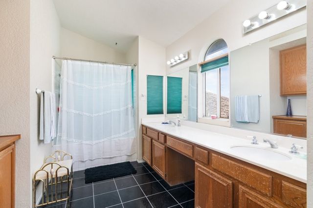 16668 Lake Knoll, Riverside, CA 92503