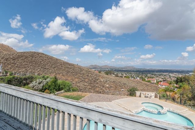 16668 Lake Knoll, Riverside, CA 92503