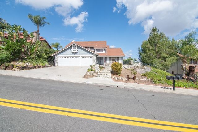 16668 Lake Knoll, Riverside, CA 92503