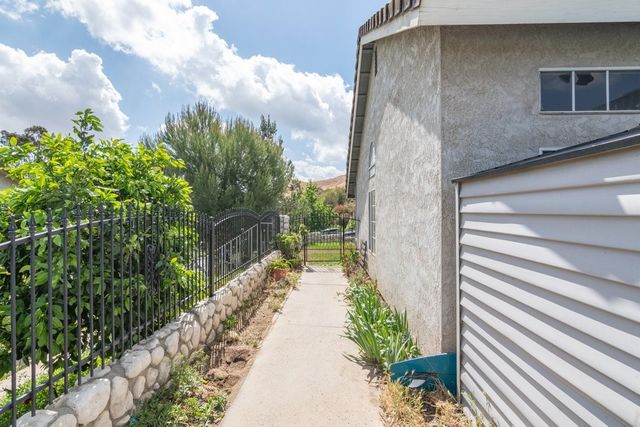 16668 Lake Knoll, Riverside, CA 92503