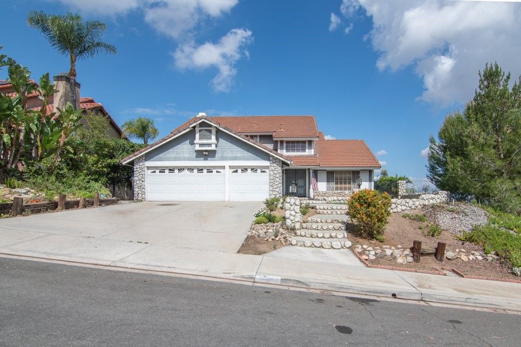 16668 Lake Knoll, Riverside, CA 92503