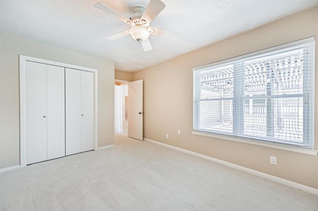 803 Greenbriar Avenue, Friendswood, TX 77546