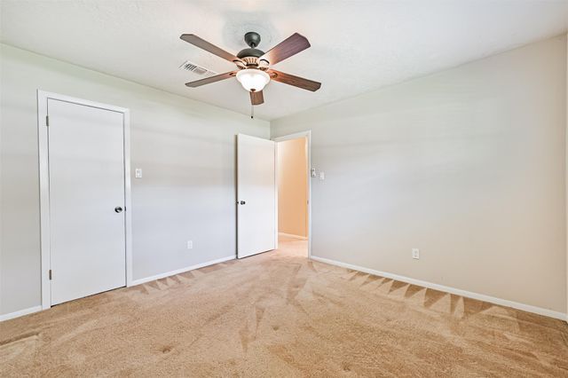 803 Greenbriar Avenue, Friendswood, TX 77546