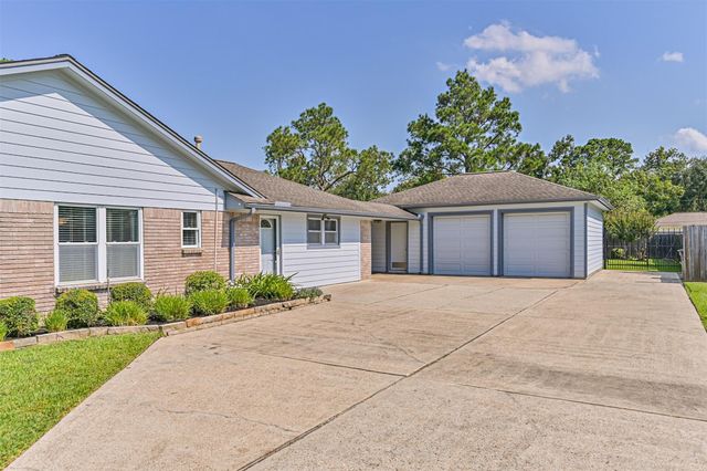 803 Greenbriar Avenue, Friendswood, TX 77546