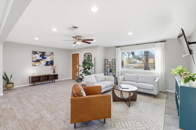 904 Scott Drive, Hurst, TX 76053