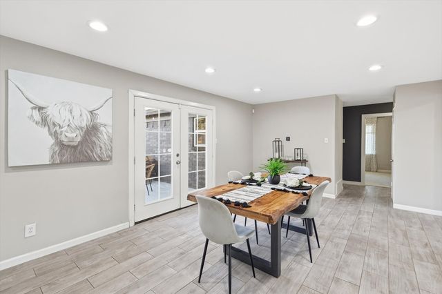 904 Scott Drive, Hurst, TX 76053