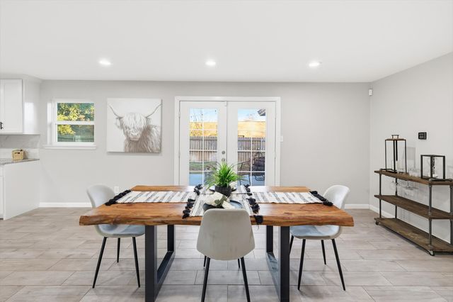 904 Scott Drive, Hurst, TX 76053