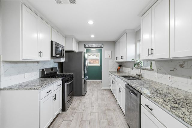 904 Scott Drive, Hurst, TX 76053