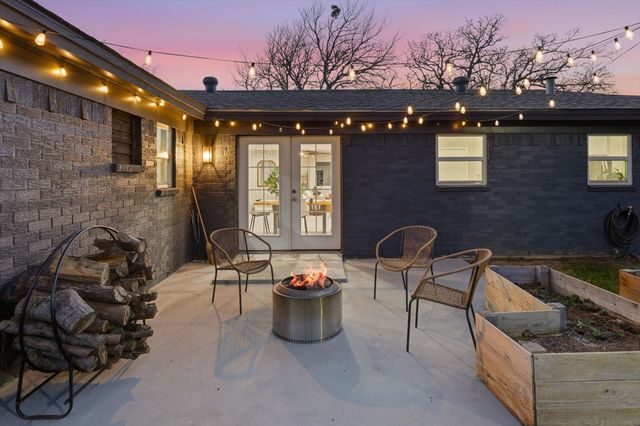 904 Scott Drive, Hurst, TX 76053