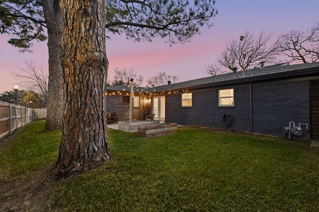 904 Scott Drive, Hurst, TX 76053