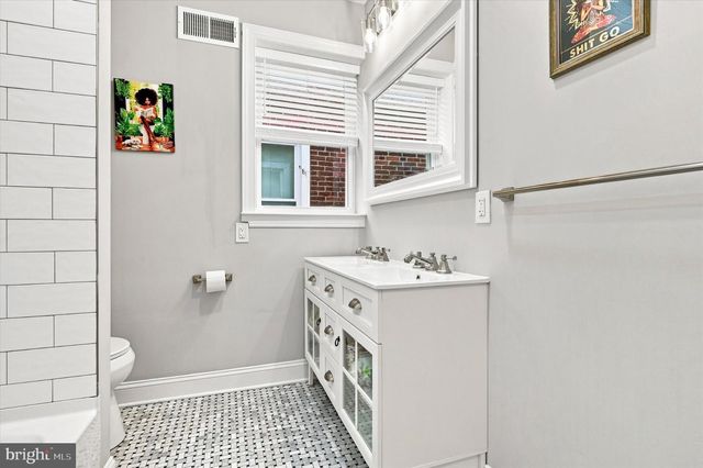 40 E SLOCUM ST, Philadelphia, PA 19119