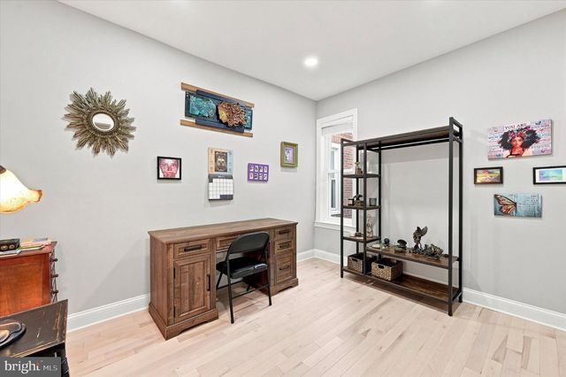 40 E SLOCUM ST, Philadelphia, PA 19119