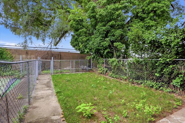 40 E SLOCUM ST, Philadelphia, PA 19119