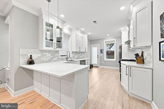 40 E SLOCUM ST, Philadelphia, PA 19119