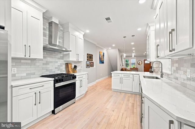 40 E SLOCUM ST, Philadelphia, PA 19119