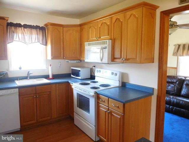 8384 FOREST DR, Pasadena, MD 21122
