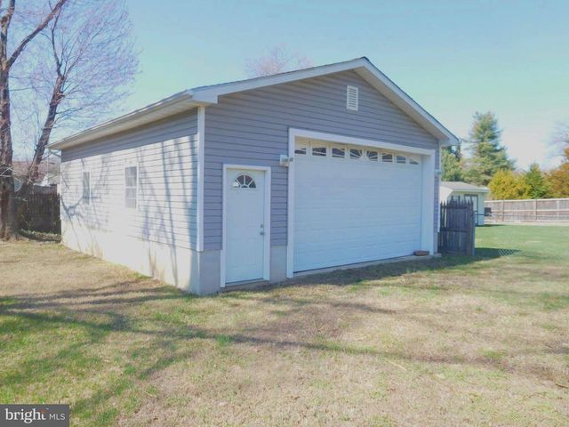 8384 FOREST DR, Pasadena, MD 21122