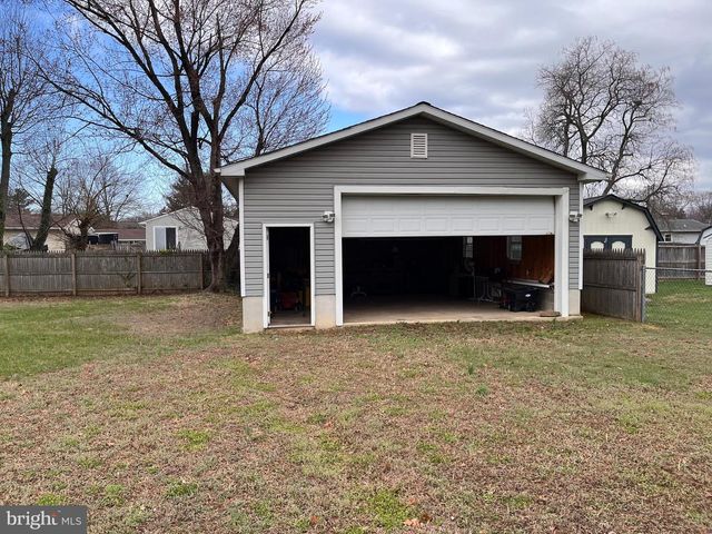 8384 FOREST DR, Pasadena, MD 21122