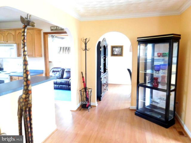 8384 FOREST DR, Pasadena, MD 21122