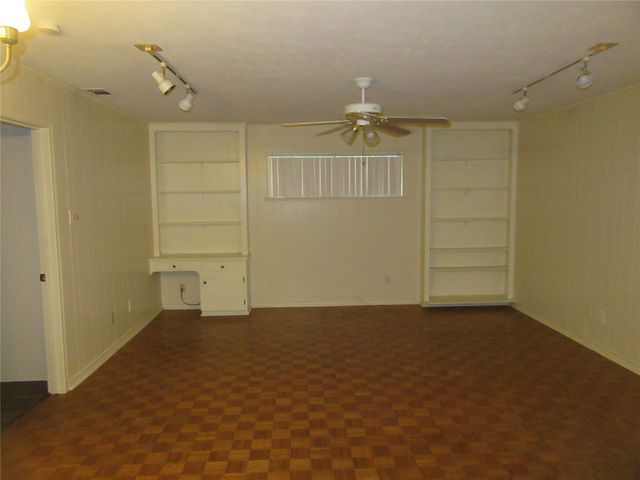 6639 Del Norte Lane, Dallas, TX 75225