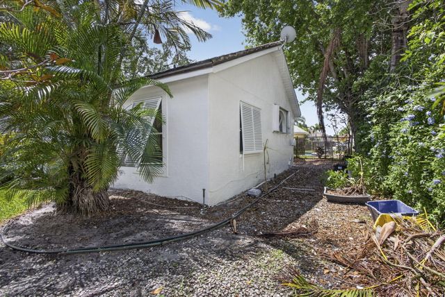 12709 White Coral Drive, Wellington, FL 33414