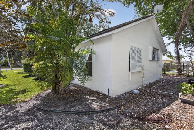 12709 White Coral Drive, Wellington, FL 33414