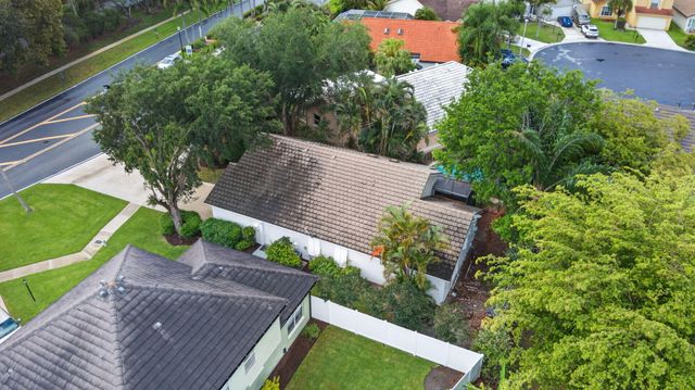12709 White Coral Drive, Wellington, FL 33414