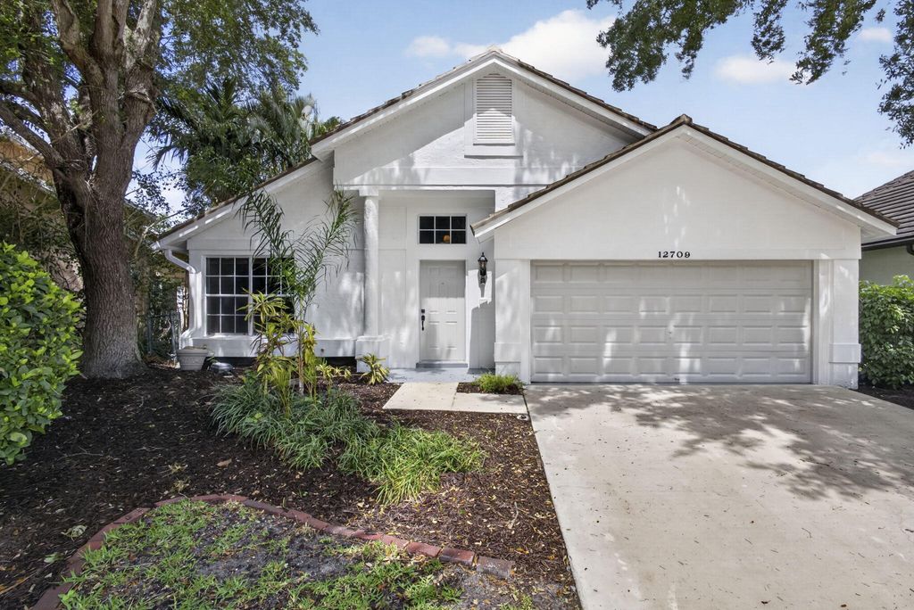 12709 White Coral Drive, Wellington, FL 33414