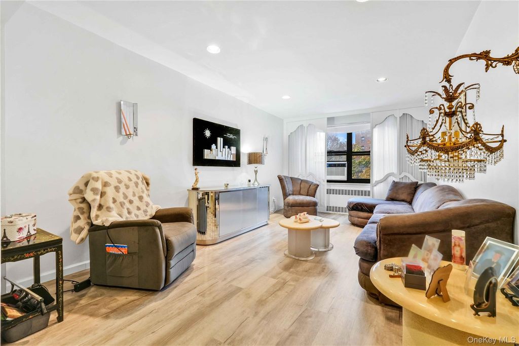 26-25 141 Street 5C, Flushing, NY 11354