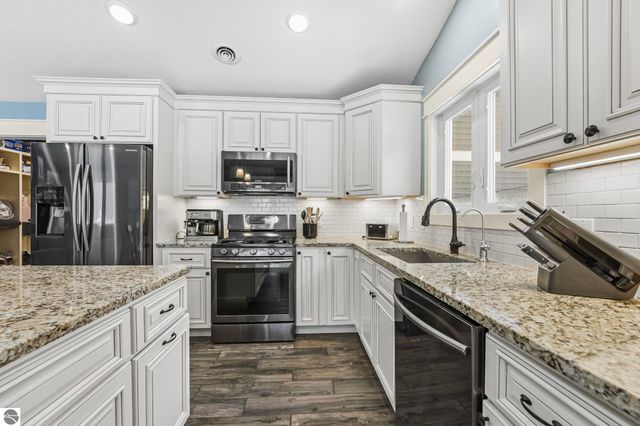 3364 Inland Oaks Drive S, Interlochen, MI 49643