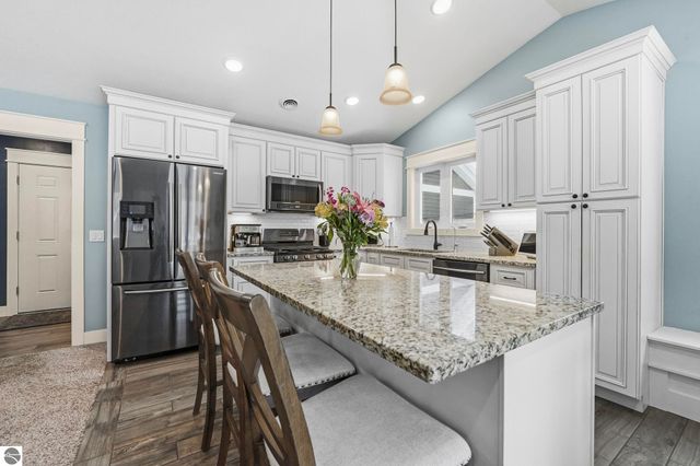 3364 Inland Oaks Drive S, Interlochen, MI 49643