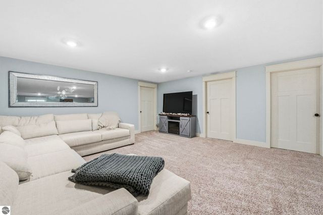 3364 Inland Oaks Drive S, Interlochen, MI 49643