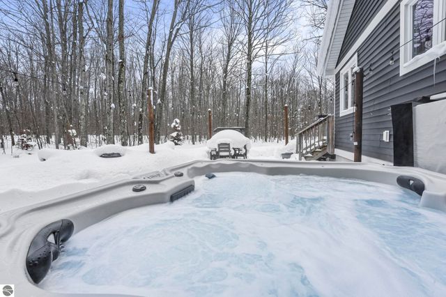 3364 Inland Oaks Drive S, Interlochen, MI 49643