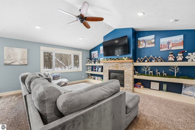 3364 Inland Oaks Drive S, Interlochen, MI 49643