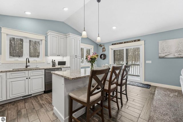 3364 Inland Oaks Drive S, Interlochen, MI 49643