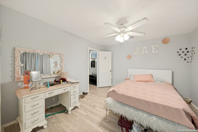 4111 Dunn Oak, San Antonio, TX 78223