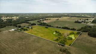 558 E 427th Road, Bolivar, MO 65613